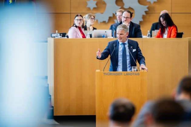 PLENUM IM THÜRINGER LANDTAG 22 05 2026 - Erfurt: Erwiderung des Vorsitzenden der AfD-Fraktion im Thüringer Landtag, Björn Höcke (AfD), auf die Regierungserklärung in der 45. Plenarsitzung des Thüringer Landtags am 22. Mai 2026. _________________ *** PLENUM IN THE THURINGIAN STATE PARLIAMENT 22 05 2026 Erfurt Response by the Chairman of the AfD parliamentary group in the Thuringian State Parliament, Björn Höcke AfD , to the government statement in the 45th plenary session of the Thuringian State Parliament on May 22, 2026