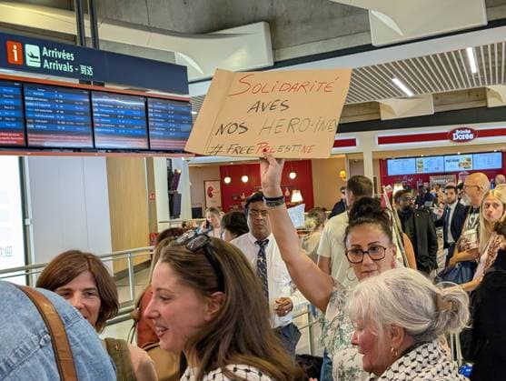 Protesters welcome returned Global Sumud Flotilla activists at Paris airport PARIS, FRANCE - MAY 22: Protesters welcome the Global Sumud Flotilla’s repatriated activists at the Roissy Charles de Gaulle Airport in Paris, France on May 22, 2026. Luc Auffret Anadolu Paris France. Editorial use only. Please get in touch for any other usage.  Copyright: x2026xAnadoluxLucxAuffretx