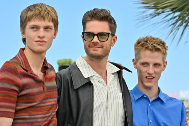 Cannes - Coward Photocall Emmanuel Macchia, Lukas Dhont, Valentin Campagne attending a photocall for the movie Coward during the 79th Cannes Film Festival in Cannes, France on May 22, 2026. Photo by Julien Reynaud APS-Medias ABACAPRESS.COM Cannes Provence-Alpes-Cote d Azur France  Copyright: xReynaudxJulien APS-Medias ABACAx