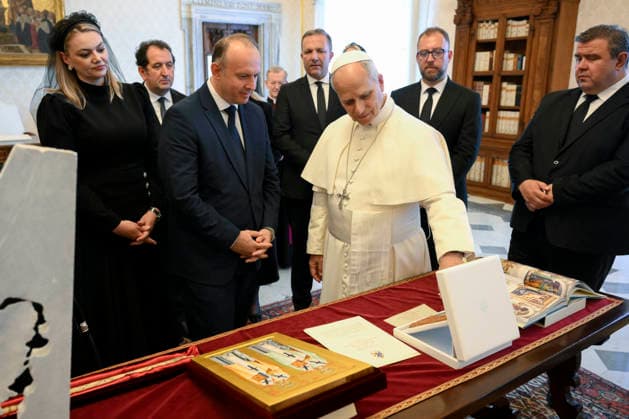 ITALY- REL VATICAN -POPE LEO XVI DURING A PRIVATE AUDIENCE WITH HIS EXCELLENCY MR.AFRIM GASHI,SPEAKER OF THE PARLIAMENT OF THE REPUBLIC OF NORTH MACEDONIA May 22, 2026 ITALY REL - Vatican May 22, 2026: Pope Leo XIV receives His Excellency Mr. Afrim Gashi, Speaker of the Parliament of the Republic of North Macedonia, in audience EDITORIAL USE ONLY - NO BOOKS Copyright: xVATICANxMEDIAx xCatholicxPressxPhotox