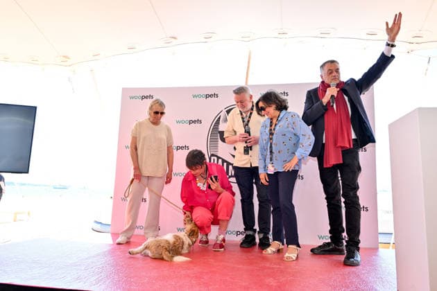 Cannes - Palm Dog Ceremony The dog Lola wins the Grand Prix du Jury alongside Toby Rose and Damon Wise while attending the Palm Dog Ceremony ahead of the 79th Cannes Film Festival in Cannes, France on May 22, 2026. Photo by Julien Reynaud APS-Medias ABACAPRESS.COM Cannes France  Copyright: xReynaudxJulien APS-Medias ABACAx