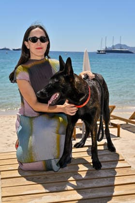 Cannes - Palm Dog Ceremony The dog Yuri, seen in the movie La Perra, wins the 2026 Palm Dog alongside director Dominga Sotomayor while attending the Palm Dog Ceremony ahead of the 79th Cannes Film Festival in Cannes, France on May 22, 2026. Photo by Julien Reynaud APS-Medias ABACAPRESS.COM Cannes France  Copyright: xReynaudxJulien APS-Medias ABACAx
