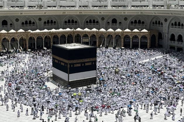 Prospective pilgrims perform the last Friday prayer before Eid al-Adha in Mecca MECCA, SAUDI ARABIA - MAY 22: Muslim pilgrims from various countries around the world who come to perform the Hajj, circumambulate the Masjid al-Haram ahead of the last Friday prayer before Eid al-Adha in Mecca, Saudi Arabia on May 22, 2026. Ali Atmaca Anadolu Mecca Saudi Arabia. Editorial use only. Please get in touch for any other usage.  Copyright: x2026xAnadoluxAlixAtmacax