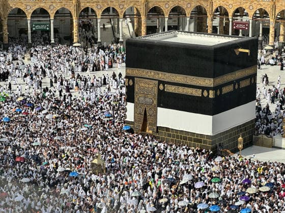 Prospective pilgrims perform the last Friday prayer before Eid al-Adha in Mecca MECCA, SAUDI ARABIA - MAY 22: Muslim pilgrims from various countries around the world who come to perform the Hajj, circumambulate the Masjid al-Haram ahead of the last Friday prayer before Eid al-Adha in Mecca, Saudi Arabia on May 22, 2026. Ali Atmaca Anadolu Mecca Saudi Arabia. Editorial use only. Please get in touch for any other usage.  Copyright: x2026xAnadoluxAlixAtmacax