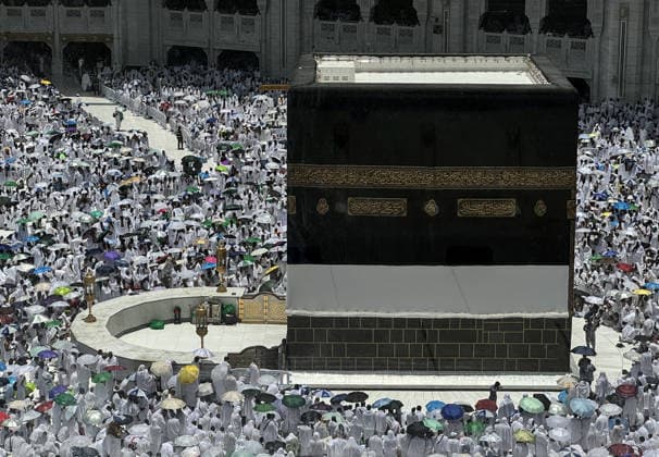 Prospective pilgrims perform the last Friday prayer before Eid al-Adha in Mecca MECCA, SAUDI ARABIA - MAY 22: Muslim pilgrims from various countries around the world who come to perform the Hajj, circumambulate the Masjid al-Haram ahead of the last Friday prayer before Eid al-Adha in Mecca, Saudi Arabia on May 22, 2026. Ali Atmaca Anadolu Mecca Saudi Arabia. Editorial use only. Please get in touch for any other usage.  Copyright: x2026xAnadoluxAlixAtmacax