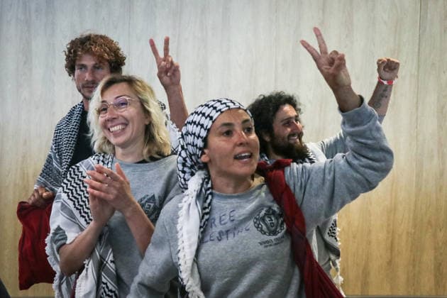Protesters welcome returned Global Sumud Flotilla activists at Paris airport PARIS, FRANCE - MAY 22: Global Sumud Flotilla s repatriated activists gesture as protesters welcome them at the Charles de Gaulle Airport in Paris, France on May 22, 2026. Esra Taskin Anadolu Paris France. Editorial use only. Please get in touch for any other usage.  Copyright: x2026xAnadoluxEsraxTaskinx