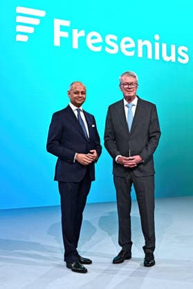 Hauptversammlung Fresenius SE & Co. KGaA. Michael Sen ( Vorstandsvorsitzender Fresenius SE & Co. KGaA ) und Wolfgang Kirsch ( Aufsichtsratsvorsitzender Fresenius SE & Co. KGaA ) anläßlich der Hauptversammlung der Fresenius SE & Co. KGaA am 22.05.2026 im Congress Center Messe Frankfurt.. 20260522MWI123470 *** Annual General Meeting Fresenius SE Co KGaA Michael Sen Chairman of the Management Board Fresenius SE Co KGaA and Wolfgang Kirsch Chairman of the Supervisory Board Fresenius SE Co KGaA on the occasion of the Annual General Meeting of Fresenius SE Co KGaA on 22 05 2026 at the Congress Center Messe Frankfurt 20260522MWI123470