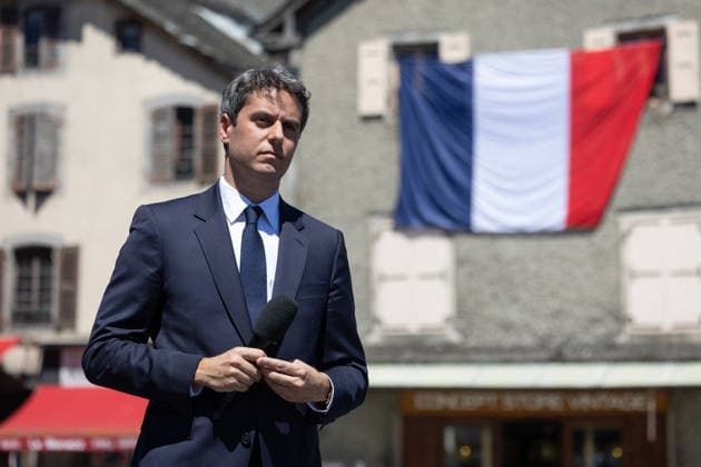 Gabriel Attal Announces his candidacy for the presidential elections - Mur-de-Barrez General Secretary of French centrist party Renaissance Gabriel Attal delivers a speech during a visit to the village of Mur-de-Barrez in the Aveyron department, southwestern France on May 22, 2026. Former prime minister Gabriel Attal said on May 22, 2026 he was running for president next year. Photo by Raphael Lafargue ABACAPRESS.COM Mur-de-Barrez France  Copyright: xLafarguexRaphael ABACAx