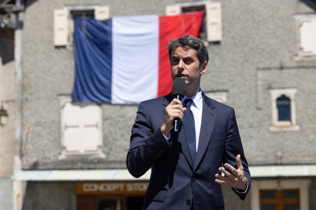Gabriel Attal Announces his candidacy for the presidential elections - Mur-de-Barrez General Secretary of French centrist party Renaissance Gabriel Attal delivers a speech during a visit to the village of Mur-de-Barrez in the Aveyron department, southwestern France on May 22, 2026. Former prime minister Gabriel Attal said on May 22, 2026 he was running for president next year. Photo by Raphael Lafargue ABACAPRESS.COM Mur-de-Barrez France  Copyright: xLafarguexRaphael ABACAx