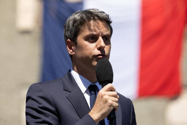Gabriel Attal Announces his candidacy for the presidential elections - Mur-de-Barrez General Secretary of French centrist party Renaissance Gabriel Attal delivers a speech during a visit to the village of Mur-de-Barrez in the Aveyron department, southwestern France on May 22, 2026. Former prime minister Gabriel Attal said on May 22, 2026 he was running for president next year. Photo by Raphael Lafargue ABACAPRESS.COM Mur-de-Barrez France  Copyright: xLafarguexRaphael ABACAx