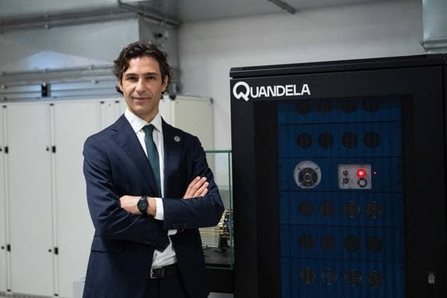 Macron Visits the CEA s Very Large Computing Centre - Bruyeres-le-Chatel Niccolo Somaschi, CEO of Quandela, poses next to a photonic quantum computer during a visit to the European Forum on computing power, quantum sciences and technologies, and semiconductors, at the Very Large Scale Computing Center of the French Alternative Energies and Atomic Energy Commission (CEA) in Bruyères-le-Châtel, south of Paris, France on May 22, 2026. Photo by Grégoire Campione Pool ABACAPRESS.COM Bruyeres-le-Chatel IDF France  Copyright: xCampionexGregoire ABACAx