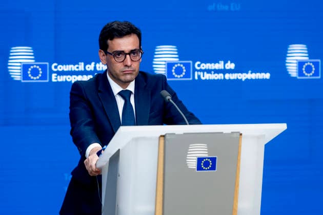 Press Conference On The Foreign Affairs Council (Trade) Stephane Sejourne, Executive Vice-President of the European Commission for Prosperity and Industrial Strategy, attends a press conference in Brussels, Belgium, on May 22, 2026. Ministers exchange views on economic security in light of the impact of the Middle East conflict on trade. They also follow up on the 14th WTO ministerial conference (MC14) and discuss WTO reform. Ministers review the state of play of ongoing trade negotiations, including those with Thailand, Malaysia, the Philippines, and the United Arab Emirates. European Union Ministers of Trade meet on May 22, 2026, in Brussels. Brussels Belgium  Copyright: xDanielxGnapx originalFilename: gnap-presscon260522_nprJi.jpg