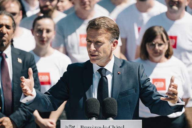 Emmanuel Macron, President of the French Republic gestures during his speech at the European Forum on Computing Power, Quantum Sciences and Technologies, and Semiconductors at the Very Large Computing Centre of the French Alternative Energies and Atomic Energy Commission CEA in Bruyères le Châtel, south of Paris, le 22 mai 2026 Grégoire Campione Pool Bestimage French President during a visit to the European Forum on Computing Power, Quantum Sciences and Technologies, and Semiconductors at the Very Large Computing Centre of the French Alternative Energies and Atomic Energy Commission CEA in Bruyeres le Chatel, south of Paris, France, on May 22, 2026 Bruyères le Châtel France  Copyright: xGrÃ goirexCampione Pool BestimagexGrÃ goirexCampione Pool Bestimagex