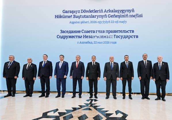 TURKMENISTAN, ASHGABAT - MAY 22, 2026: Armenia s Ambassador to Belarus, head of the Permanent Mission of Armenia to the CIS Razmik Khumaryan, Azerbaijan s Prime Minister Ali Asadov, Belarusian Prime Minister Alexander Turchin, Kazakhstan s Prime Minister Oljas Bektenov, Chairman of the Cabinet of Ministers of Kyrgyzstan Head of the Presidential Administration of Kyrgyzstan Adylbek Kasymaliev, Turkmenistan s Deputy Prime Minister Hojamyrat Geldimyradov, Russia s Prime Minister Mikhail Mishustin, Tajikistan s Prime Minister Kokhir Rasulzoda, Uzbekistan s Prime Minister Abdulla Aripov and CIS Secretary General Sergei Lebedev (L-R) during a photo session before an expanded meeting of the CIS (Commonwealth of Independent States) Council of the H  - ZUMAt113 20260522_zaa_t113_337 Copyright: xAlexanderxMiridonovx