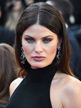IPA84971893 - Cannes, 79th Cannes Film Festival 2026 - evening 11. Red Carpet HISTOIRES DE LA NUIT (THE BIRTHDAY PARTY) Pictured: Isabeli Fontana  Copyright: xManuelexMangiarottix xPoolxPhotoxEventsx07x 84971893