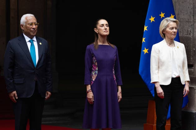 News Bilder des Tages May 22, 2026, Mexico City, Mexico: Mexican President CLAUDIA SHEINBAUM received European Commission President URSULA VON DER LEYEN at the National Palace in Mexico City within the framework of the signing of the Modernized Global Agreement between Mexico and the European Union during the VIII Mexico European Union Summit. European Council President ANTONIO COSTA and officials from both governments also took part in the meeting. Mexico City Mexico  - ZUMAl178 20260522_znp_l178_008 Copyright: xCristianxLeyvax