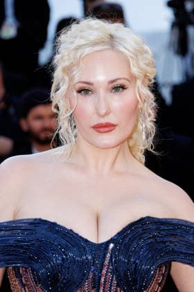 Hayley Hasselhoff Montée des marches du film Histoires de la nuit lors du 79ème Festival International du Film de Cannes, le 21 mai 2026 Jacovides Moreau Bestimage Red carpet for The Birthday Party at the 79th Cannes International Film Festival on May 21, 2026 Cannes France  Copyright: xJACOVIDES-MOREAUx xBESTIMAGExJACOVIDES-MOREAUx xBESTIMAGEx