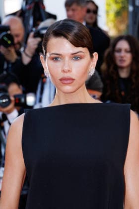 Georgia Fowler Montée des marches du film Histoires de la nuit lors du 79ème Festival International du Film de Cannes, le 21 mai 2026 Jacovides Moreau Bestimage Red carpet for The Birthday Party at the 79th Cannes International Film Festival on May 21, 2026 Cannes France  Copyright: xJACOVIDES-MOREAUx xBESTIMAGExJACOVIDES-MOREAUx xBESTIMAGEx