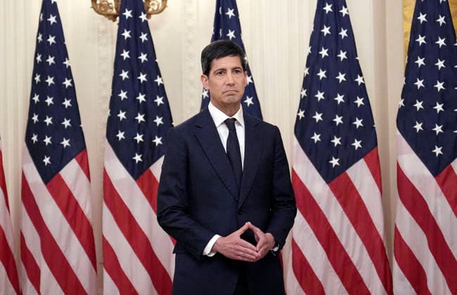 Kevin Warsh, the new Chairman of the Federal Reserve looks on during his swearing-In ceremony as, Chair of the Board of Governors of the Federal Reserve System in the East Room of the White House in Washington, DC, USA, on May 22, 2026. Copyright: xYurixGripasx xPoolxviaxCNPx MediaPunchx