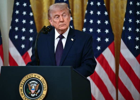 May 22, 2026, Washington, District Of Columbia, USA: United States President Donald J Trump makes remarks as he participates in the swearing-in ceremony for Kevin Warsh, Chair of the Board of Governors of the Federal Reserve System, in the East Room of the White House in Washington, DC, USA, on Friday, May 22, 2026 Washington USA  - ZUMAs152 20260522_faa_s152_026 Copyright: xKylexMazzax-xNUFxxviaxCNPx
