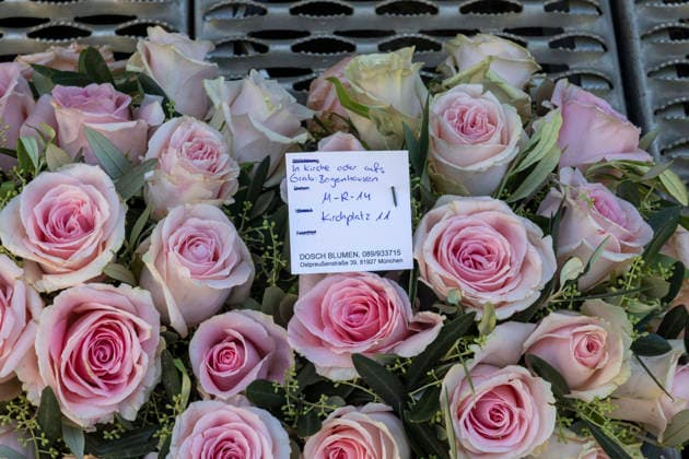 Beerdigung von Remo AimŽ Pollert , Sohn von Lara Joy Körner, auf dem Friedhof Bogenhausen in München Datum: 22.05.2026 *** Burial of Remo AimŽ Pollert , son of Lara Joy Körner, at Bogenhausen Cemetery in Munich Date 22 05 2026