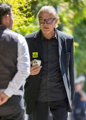 Vater von Remo, Heiner Pollert Beerdigung von Remo AimŽ Pollert , Sohn von Lara Joy Körner, auf dem Friedhof Bogenhausen in München Datum: 22.05.2026 *** Father of Remo, Heiner Pollert Burial of Remo AimŽ Pollert , son of Lara Joy Körner, at Bogenhausen Cemetery in Munich Date 22 05 2026