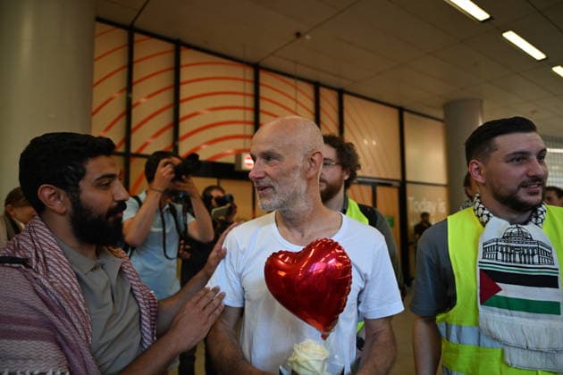 Detained Global Sumud aid flotilla activists arrive in Amsterdam AMSTERDAM, NETHERLANDS - MAY 22:Pieter Rambags arrives at Amsterdam Airport Schiphol after being deported from Israel via Istanbul following the Global Sumud Flotilla mission, in Amsterdam, the Netherlands on May 22, 2026. Mouneb Taim Anadolu Amsterdam Netherlands. Editorial use only. Please get in touch for any other usage.  Copyright: x2026xAnadoluxMounebxTaimx