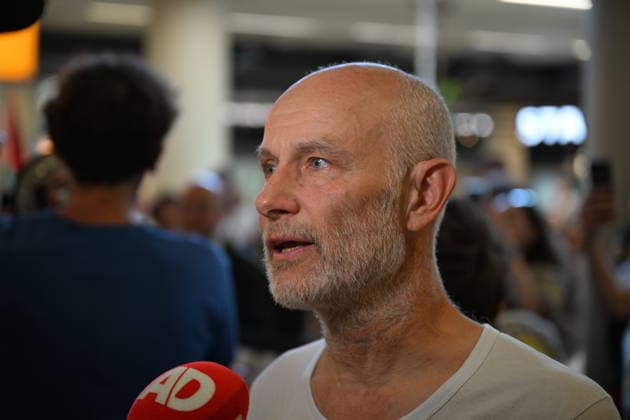 Detained Global Sumud aid flotilla activists arrive in Amsterdam AMSTERDAM, THE NETHERLANDS - MAY 22: Pieter Rambags arrives at Amsterdam Airport Schiphol after being deported from Israel via Istanbul following the Global Sumud Flotilla mission, in Amsterdam, the Netherlands on May 22, 2026. Mouneb Taim Anadolu Amsterdam Netherlands. Editorial use only. Please get in touch for any other usage.  Copyright: x2026xAnadoluxMounebxTaimx