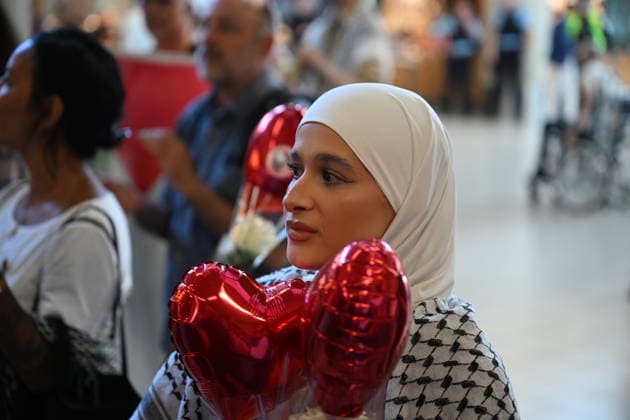 Detained Global Sumud aid flotilla activists arrive in Amsterdam AMSTERDAM, THE NETHERLANDS - MAY 22: Dutch activists and journalists who were aboard the Global Sumud Flotilla arrive at Amsterdam Airport Schiphol after being deported from Israel via Istanbul following the Global Sumud Flotilla mission, in Amsterdam, the Netherlands on May 22, 2026. Mouneb Taim Anadolu Amsterdam Netherlands. Editorial use only. Please get in touch for any other usage.  Copyright: x2026xAnadoluxMounebxTaimx
