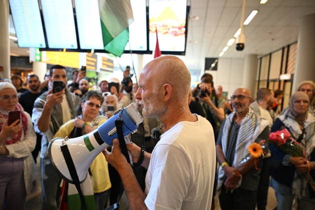 Detained Global Sumud aid flotilla activists arrive in Amsterdam AMSTERDAM, THE NETHERLANDS - MAY 22: Pieter Rambags arrives at Amsterdam Airport Schiphol after being deported from Israel via Istanbul following the Global Sumud Flotilla mission, in Amsterdam, the Netherlands on May 22, 2026. Mouneb Taim Anadolu Amsterdam Netherlands. Editorial use only. Please get in touch for any other usage.  Copyright: x2026xAnadoluxMounebxTaimx