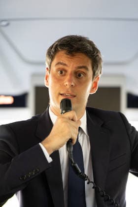 Gabriel Attal anwser journalists questions in a bus - Millau General Secretary of French centrist party Renaissance Gabriel Attal sawer journalist questions about his candidacy to the French presidency, with a microphone in a bus, as he is on his way to visit the Millau viaduct on May 22, 2026. France s former prime minister Gabriel Attal said on May 22, 2026 he was running for president next year. Photo by Raphael Lafargue ABACAPRESS.COM Millau France  Copyright: xLafarguexRaphael ABACAx