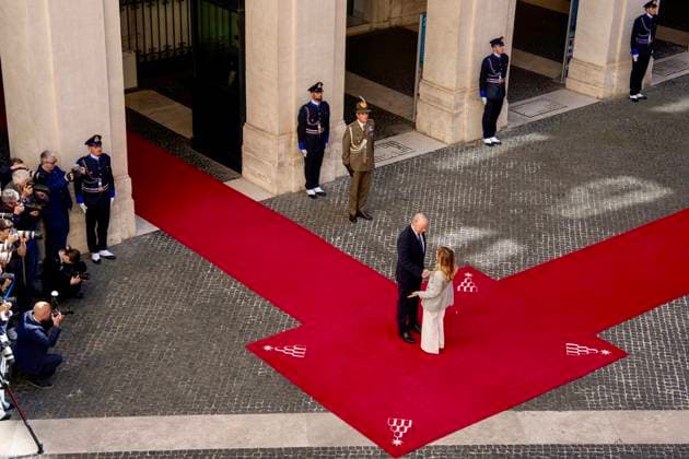 News Bilder des Tages May 22, 2026, Rome, Italy: A handout picture, provided by Palazzo Chigi Press Office - Filippo Attili, shows Prime Minister Giorgia Meloni and Irish Prime Minister Micheal Martin during their meeting at Palazzo Chigi, Rome, 22 May 2026. ANSA PALAZZO CHIGI PRESS OFFICE HANDOUT - FILIPPO ATTILI +++ ANSA PROVIDES ACCESS TO THIS HANDOUT PHOTO TO BE USED SOLELY TO ILLUSTRATE NEWS REPORTING OR COMMENTARY ON THE FACTS OR EVENTS DEPICTED IN THIS IMAGE - NO ARCHIVING - NO LICENSING - NPK Rome Italy  - ZUMAa110 20260522_zaf_a110_056 Copyright: xPalazzoxChigixPressxOfficexHandox
