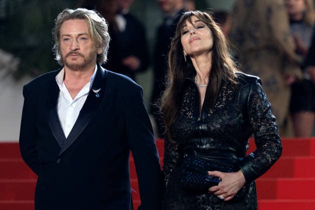 Benoît Magimel et Monica Bellucci Descente des marches du film Histoires de la nuit lors du 79ème Festival International du Film de Cannes, le 22 mai 2026 Olivier Borde Bestimage People leaving the red carpet for The Birthday Party at the 79th Cannes International Film Festival on May 22, 2026 Cannes France  Copyright: xOLIVIERxBORDEx xBESTIMAGExOLIVIERxBORDEx xBESTIMAGEx