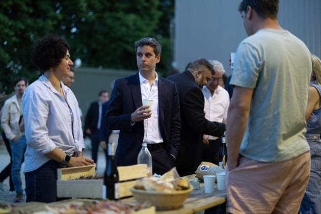 Gabriel Attal is having dinner in a farm - Saint-Saturnin-de-Lenne General Secretary of French centrist party Renaissance Gabriel Attal is having dinner in a farm in Saint-Saturnin-de-Lenne on May 22, 2026. France s former prime minister Gabriel Attal said on May 22, 2026 he was running for president next year. Photo by Raphael Lafargue ABACAPRESS.COM Saint-Saturnin-de-Lenne France  Copyright: xLafarguexRaphael ABACAx