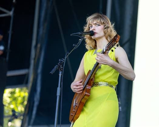 May 22, 2026, Napa, California, U.S: Musician HANNAH COHEN during the BottleRock Music Festival in Napa, California Napa U.S  - ZUMAs135 20260522_zap_s135_028 Copyright: xDanielxDeSloverx