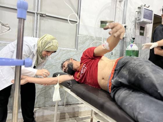 Israeli army continues attacking Gaza despite ceasefire NUSEIRAT CAMP, GAZA, PALESTINE - MAY 22: Injured Palestinian civilians receive medical treatment at Al-Awda Hospital following heavy Israeli military strikes targeting the Nuseirat and Bureij camps in the central Gaza Strip, Palestine on May 23, 2026. Hassan Jedi Anadolu Gaza City Gaza. Editorial use only. Please get in touch for any other usage.  Copyright: x2026xAnadoluxHassanxJedix