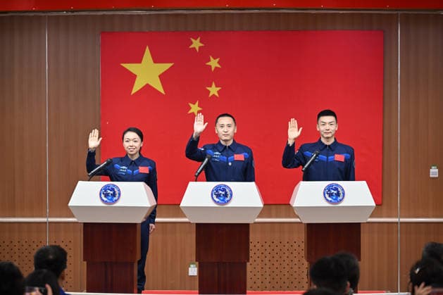(260523) -- JIUQUAN, May 23, 2026 -- Chinese astronauts Zhu Yangzhu (C), Zhang Zhiyuan (R) and Li Jiaying, or Lai Ka-ying in Cantonese, for the upcoming Shenzhou-23 crewed spaceflight mission, meet the press at the Jiuquan Satellite Launch Center in northwest China, May 23, 2026. ) FOCUS Astronauts of China s Shenzhou-23 mission meet press LixZhipeng 
