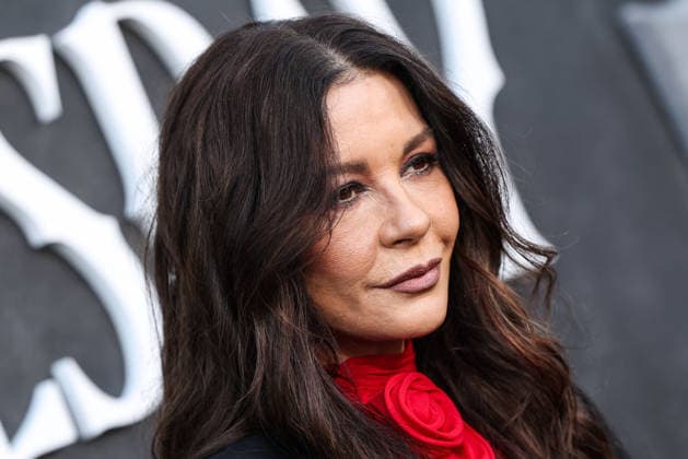 Netflix FYSEE LA - Wednesday Season 2 ATAS Emmy FYC Event HOLLYWOOD, LOS ANGELES, CALIFORNIA, USA - MAY 22: Welsh actress Catherine Zeta-Jones wearing Magda Butrym arrives at the Netflix FYSEE LA - Wednesday Season 2 ATAS (Academy of Television Arts and Sciences) Emmy FYC (For Your Consideration) Event held at the Hollywood Forever Cemetery on May 22, 2026 in Hollywood, Los Angeles, California, United States. Hollywood Hollywood Forever Cemetery California United States Copyright: xXavierxCollin ImagexPressxAgencyx