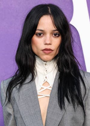 Netflix FYSEE LA - Wednesday Season 2 ATAS Emmy FYC Event HOLLYWOOD, LOS ANGELES, CALIFORNIA, USA - MAY 22: American actress Jenna Ortega wearing McQueen Pre Fall 2026, styled by Enrique Melendez arrives at the Netflix FYSEE LA - Wednesday Season 2 ATAS (Academy of Television Arts and Sciences) Emmy FYC (For Your Consideration) Event held at the Hollywood Forever Cemetery on May 22, 2026 in Hollywood, Los Angeles, California, United States. Hollywood Hollywood Forever Cemetery California United States Copyright: xXavierxCollin ImagexPressxAgencyx