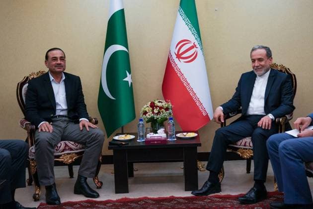 Abbas Araghchi - Asim Munir meeting in Tehran TEHRAN, IRAN - MAY 23: (----EDITORIAL USE ONLY - MANDATORY CREDIT - IRANIAN FOREIGN MINISTRY HANDOUT - NO MARKETING NO ADVERTISING CAMPAIGNS - DISTRIBUTED AS A SERVICE TO CLIENTS----) Iranian Foreign Minister Abbas Araghchi meets with Pakistani Chief of General Staff Asim Munir in Tehran, Iran on May 23, 2026. Iranian Foreign Ministry Handout Anadolu Tehran Iran. Editorial use only. Please get in touch for any other usage.  Copyright: x2026xAnadoluxIranianxForeignxMinistryx xHandoutx