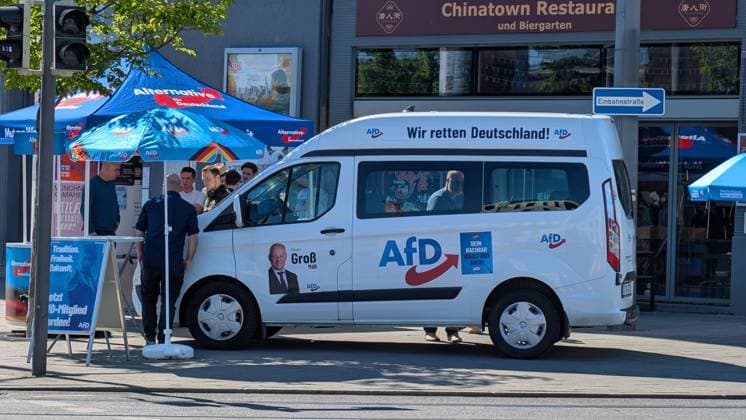May 23, 2026, Munich, Bavaria, Germany: Under the banner of Pasing ist Bunt (Pasing is Diverse), the residents of the Pasing district of Munich, Germany assembled an emergency protest against the extreme-right AfD party who held an event across the street. Munich Germany - ZUMAb160 20260523_abp_b160_001 Copyright: xSachellexBabbarx