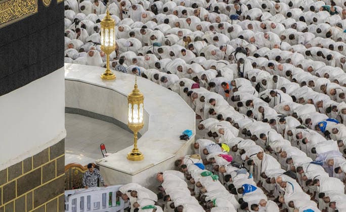 Muslim worshippers perform dawn prayer at Grand Mosque ahead of Hajj Muslim worshippers perform the dawn prayer around the Kaaba, Islam’s holiest shrine, at the Grand Mosque complex in the holy city of Mecca, Saudi Arabia, on May 23, 2026, ahead of the annual Hajj pilgrimage. Photo by SPA Saudi Pess Agency Mecca Mecca Saudi Arabia 230526_Saudi_Arabia_SPA_00(16) Copyright: xxSaudixPressxAgencyx xapaimagesx