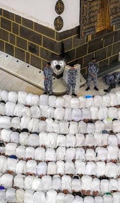 Muslim worshippers perform dawn prayer at Grand Mosque ahead of Hajj Muslim worshippers perform the dawn prayer around the Kaaba, Islam’s holiest shrine, at the Grand Mosque complex in the holy city of Mecca, Saudi Arabia, on May 23, 2026, ahead of the annual Hajj pilgrimage. Photo by SPA Saudi Pess Agency Mecca Mecca Saudi Arabia 230526_Saudi_Arabia_SPA_00(17) Copyright: xSPAxSaudixPessxAgencyxSaudixPressxAgencyx xapaimagesx