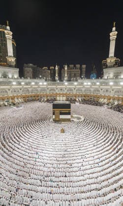 Muslim worshippers perform dawn prayer at Grand Mosque ahead of Hajj Muslim worshippers perform the dawn prayer around the Kaaba, Islam’s holiest shrine, at the Grand Mosque complex in the holy city of Mecca, Saudi Arabia, on May 23, 2026, ahead of the annual Hajj pilgrimage. Photo by SPA Saudi Pess Agency Mecca Mecca Saudi Arabia 230526_Saudi_Arabia_SPA_00(2) Copyright: xSPAxSaudixPessxAgencyxSaudixPressxAgencyx xapaimagesx