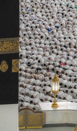 Muslim worshippers perform dawn prayer at Grand Mosque ahead of Hajj Muslim worshippers perform the dawn prayer around the Kaaba, Islam’s holiest shrine, at the Grand Mosque complex in the holy city of Mecca, Saudi Arabia, on May 23, 2026, ahead of the annual Hajj pilgrimage. Photo by SPA Saudi Pess Agency Mecca Mecca Saudi Arabia 230526_Saudi_Arabia_SPA_00(7) Copyright: xSPAxSaudixPessxAgencyxSaudixPressxAgencyx xapaimagesx