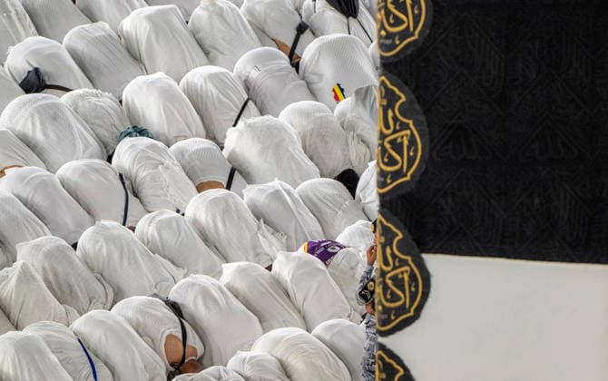 Muslim worshippers perform dawn prayer at Grand Mosque ahead of Hajj Muslim worshippers perform the dawn prayer around the Kaaba, Islam’s holiest shrine, at the Grand Mosque complex in the holy city of Mecca, Saudi Arabia, on May 23, 2026, ahead of the annual Hajj pilgrimage. Photo by SPA Saudi Pess Agency Mecca Mecca Saudi Arabia 230526_Saudi_Arabia_SPA_00(8) Copyright: xSPAxSaudixPessxAgencyxSaudixPressxAgencyx xapaimagesx
