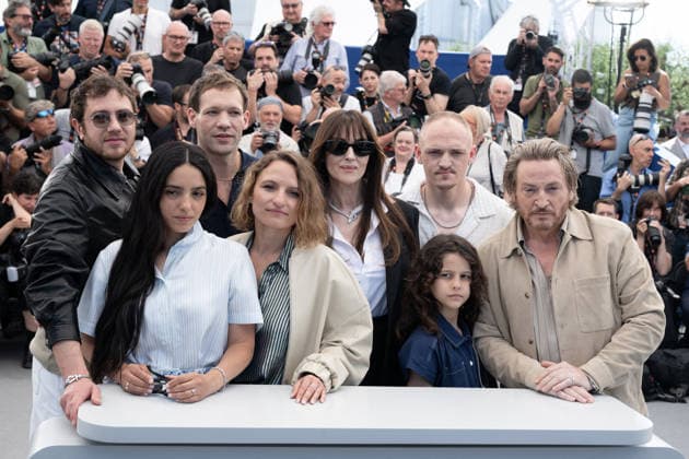 Cannes Histoires De La Nuit Photocall LZ attending the photocall of Histoires de la Nuit during the 79th Cannes International Film Festival in Cannes, France on May 23, 2026, the film selected in the Official Competition. Photo by Laurent Zabulon ABACAPRESS.COM  Copyright: xZabulonxLaurentx
