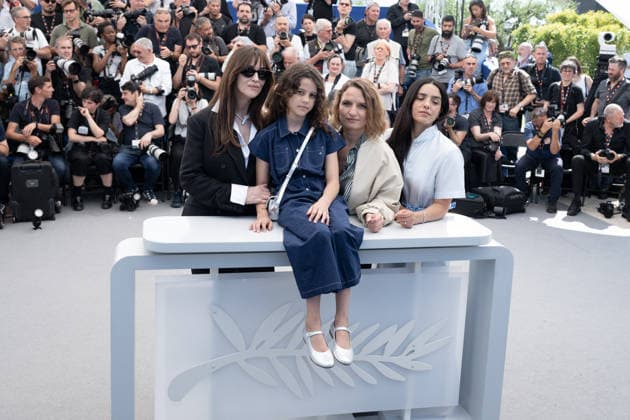Cannes Histoires De La Nuit Photocall LZ attending the photocall of Histoires de la Nuit during the 79th Cannes International Film Festival in Cannes, France on May 23, 2026, the film selected in the Official Competition. Photo by Laurent Zabulon ABACAPRESS.COM  Copyright: xZabulonxLaurentx