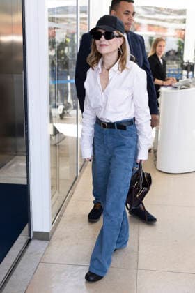 Cannes Isabelle Huppert exits Martinez MP CANNES, FRANCE - MAY 23: Isabelle Huppert is spotted at the Martinez Hotel during the 79th Cannes Film Festival on May 23, 2026 in Cannes, France. Photo by Marco Piovanotto Abacapress.com Cannes France  Copyright: xPiovanottoxMarco ABACAx
