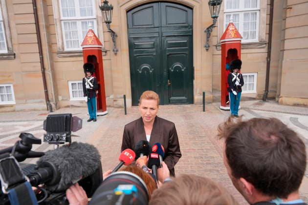 Denmark Politics Acting Prime Minister Mette Frederiksen after her visit to the King at Amalienborg Palace in Copenhagen, Denmark, Saturday, May 23, 2026. After Saturday s royal round, it is clear that acting Prime Minister Mette Frederiksen (S) is once again the royal investigator pointed to form a new Danish government. , Copenhagen Denmark *** Denmark Politics Acting Prime Minister Mette Frederiksen after her visit to the King at Amalienborg Palace in Copenhagen, Denmark, Saturday, May 23, 2026 After Saturday s royal round, it is clear that acting Prime Minister Mette Frederiksen S is once again the royal investigator pointed to form a new Danish government , Copenhagen Denmark  Copyright: EmilxHelmsx spdk20260523-142030-L